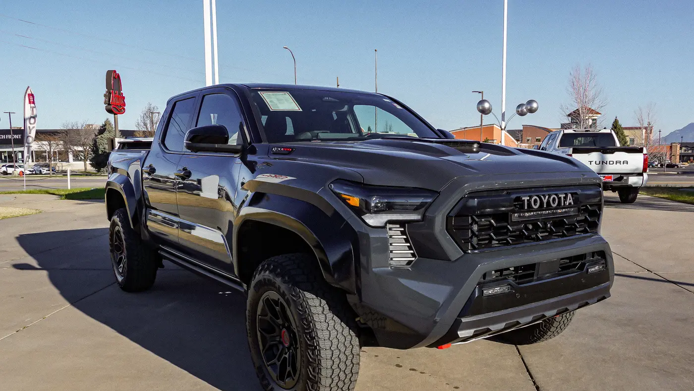 2025 Toyota Tacoma TRD Off-Road HV