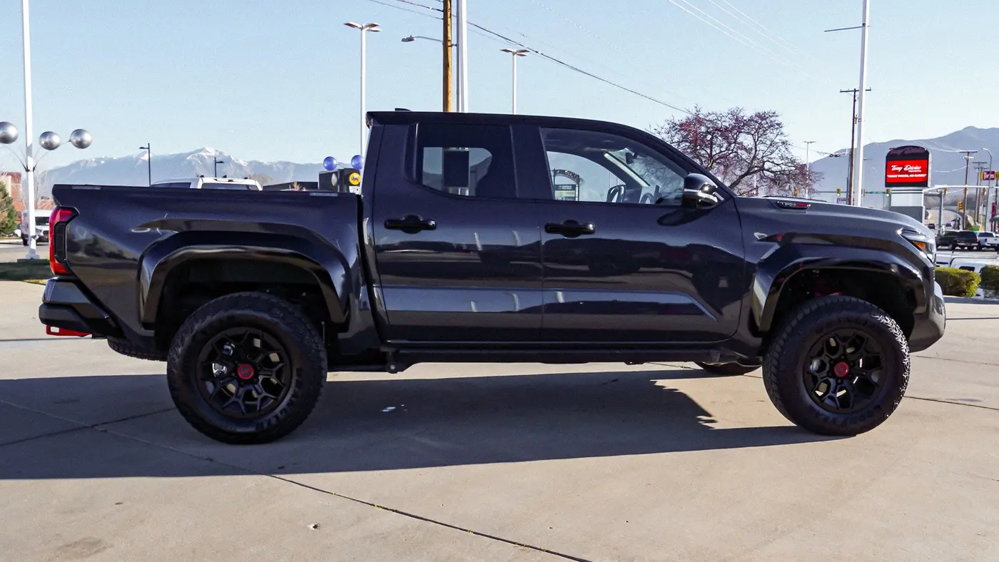 2025 Toyota Tacoma TRD Off-Road HV