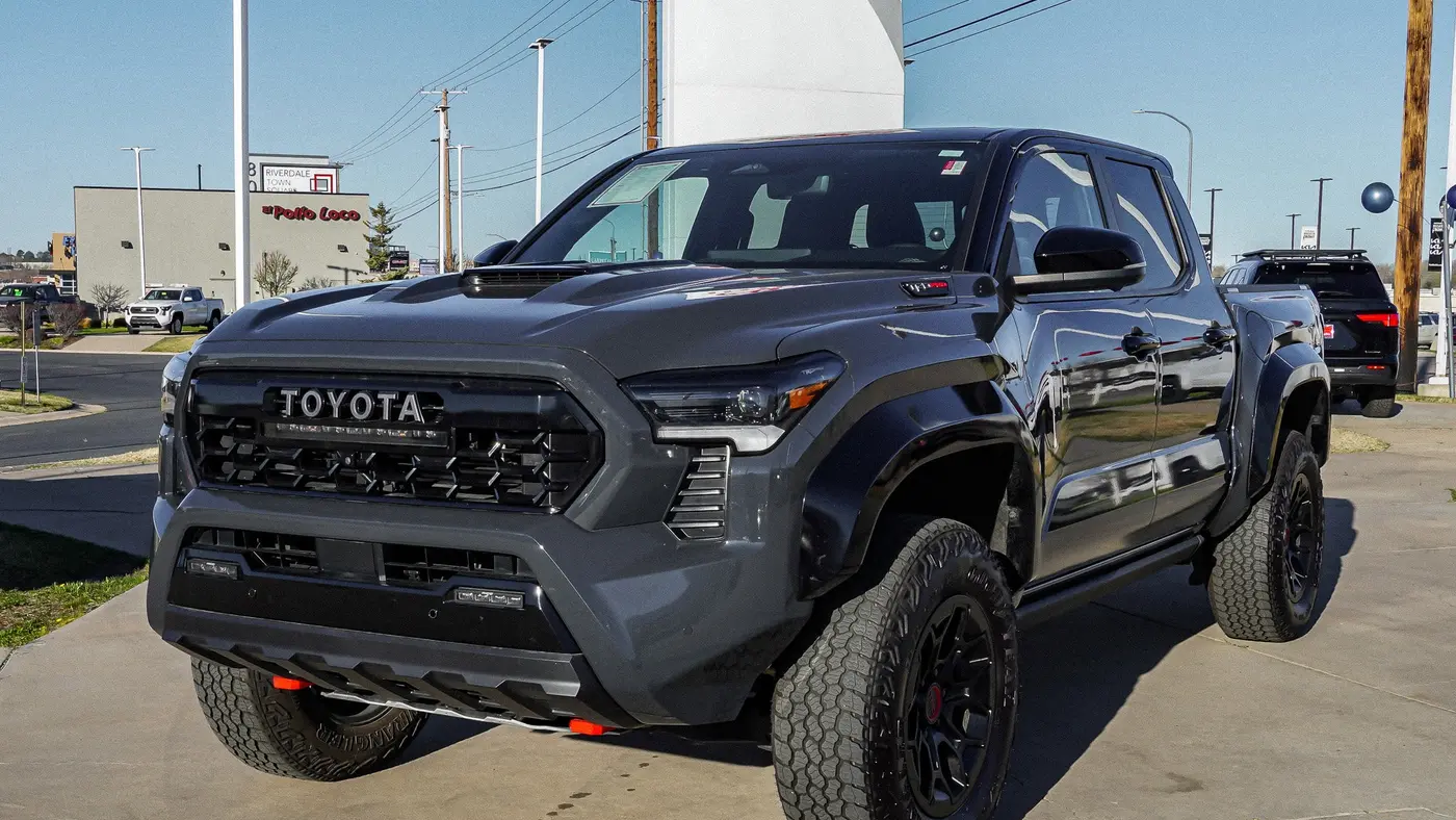 2025 Toyota Tacoma TRD Off-Road HV
