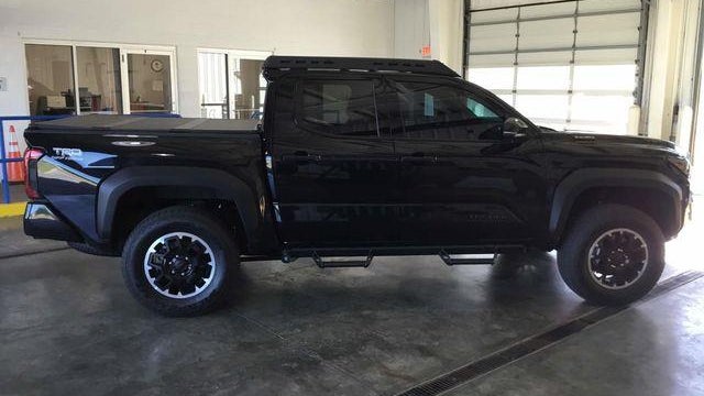 2025 Toyota Tacoma TRD Sport HV