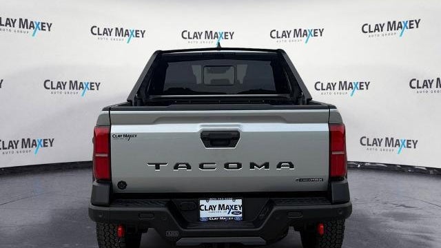 2025 Toyota Tacoma TRD Sport HV
