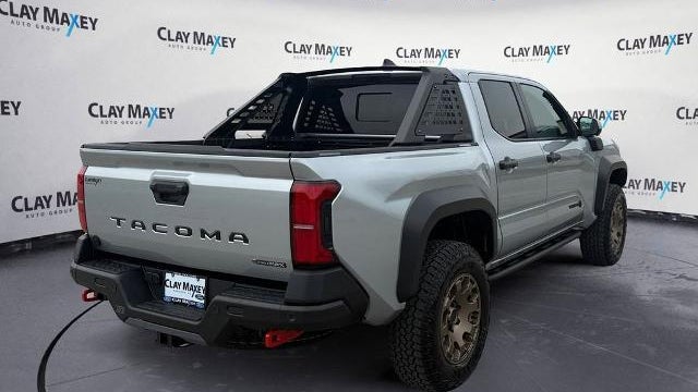 2025 Toyota Tacoma TRD Sport HV