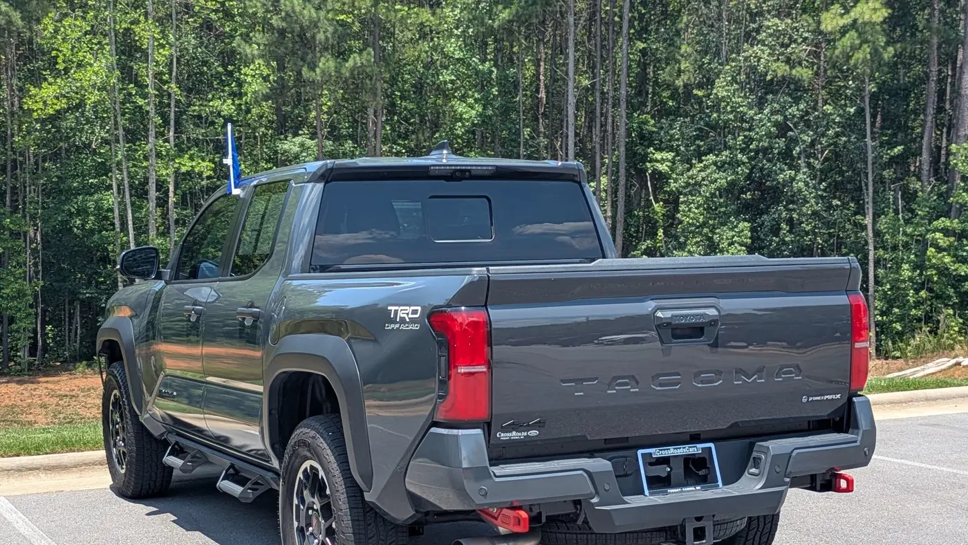 2025 Toyota Tacoma TRD Off-Road HV