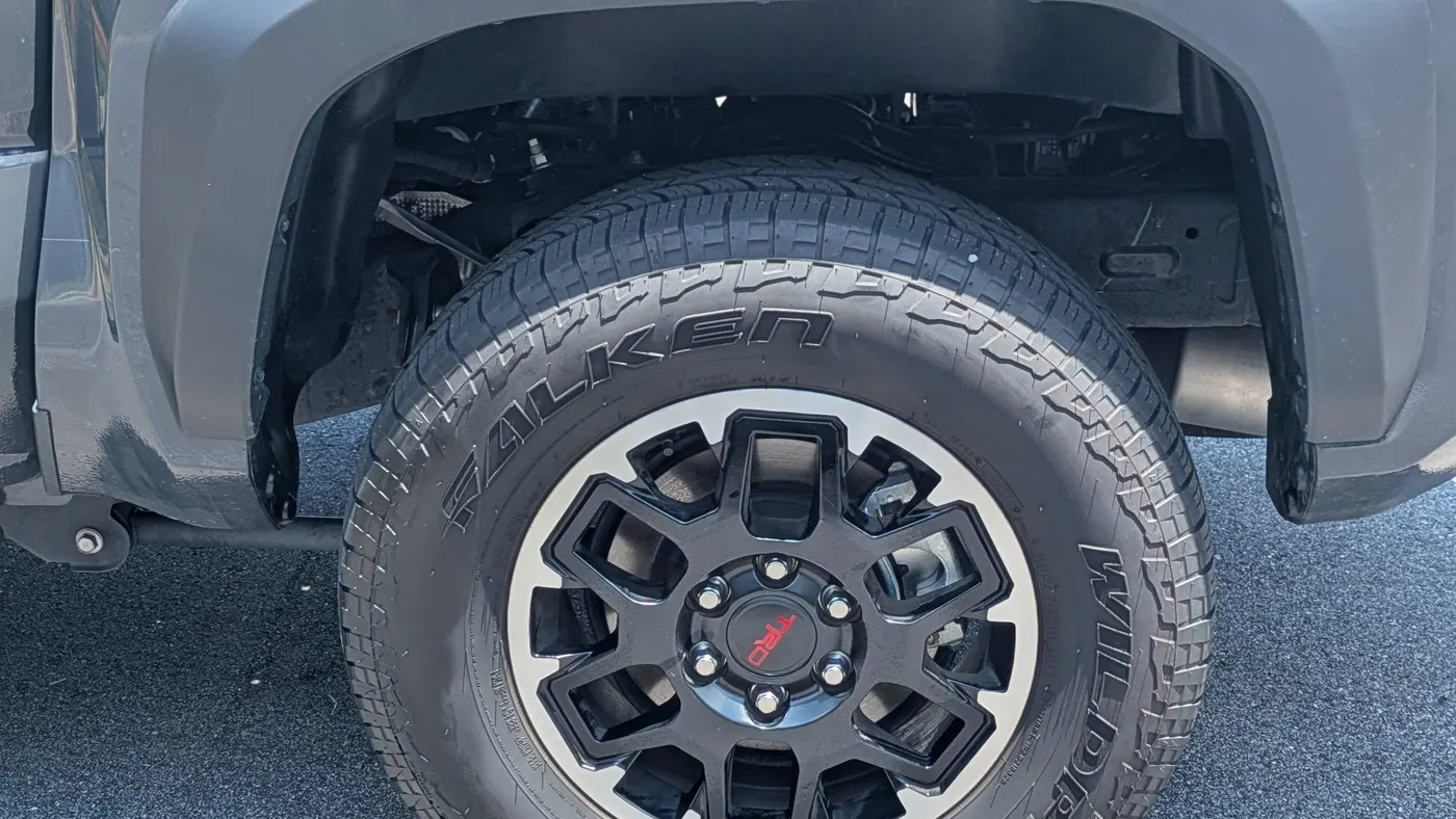2025 Toyota Tacoma TRD Off-Road HV