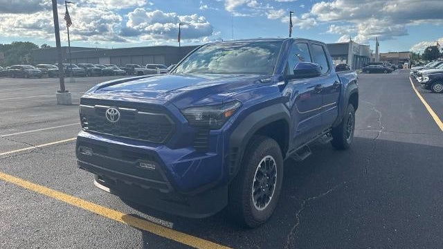 2025 Toyota Tacoma Trailhunter HV