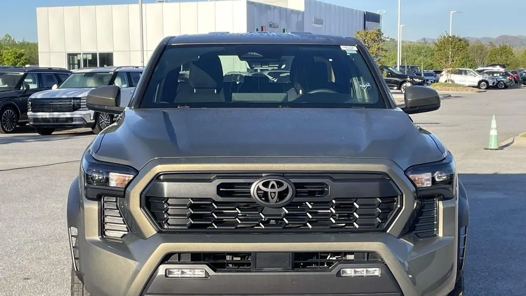 2025 Toyota Tacoma Trailhunter HV