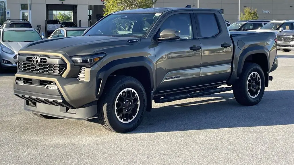 2025 Toyota Tacoma Trailhunter HV