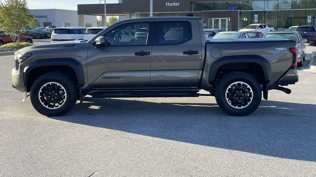 2025 Toyota Tacoma Trailhunter HV