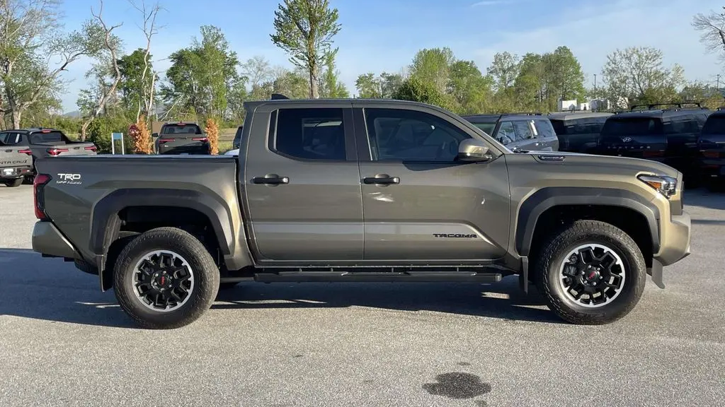 2025 Toyota Tacoma Trailhunter HV
