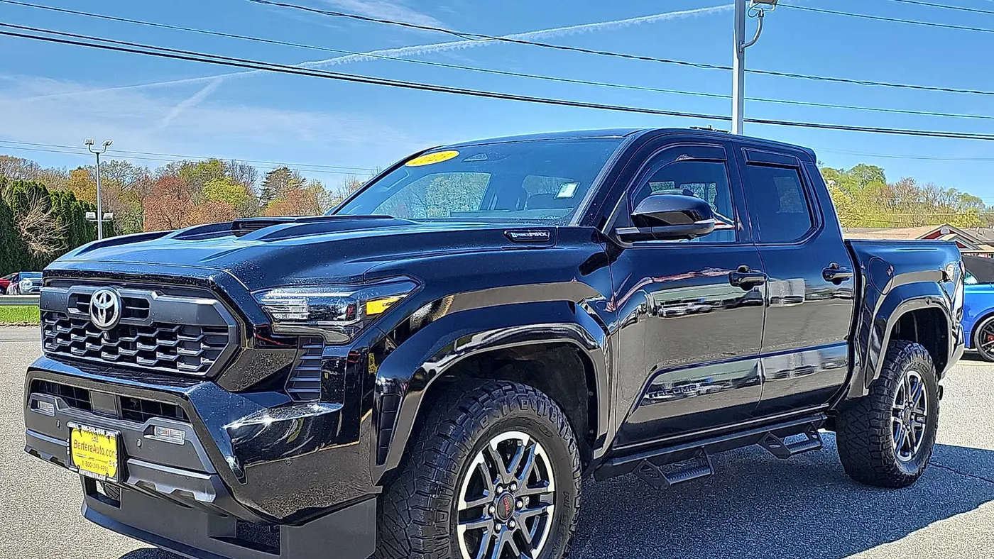 2025 Toyota Tacoma Trailhunter HV