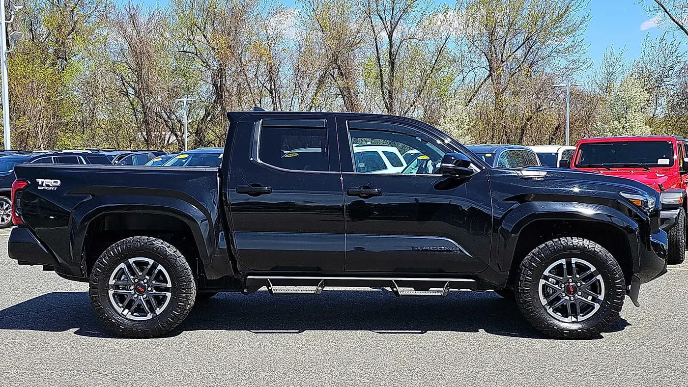 2025 Toyota Tacoma Trailhunter HV