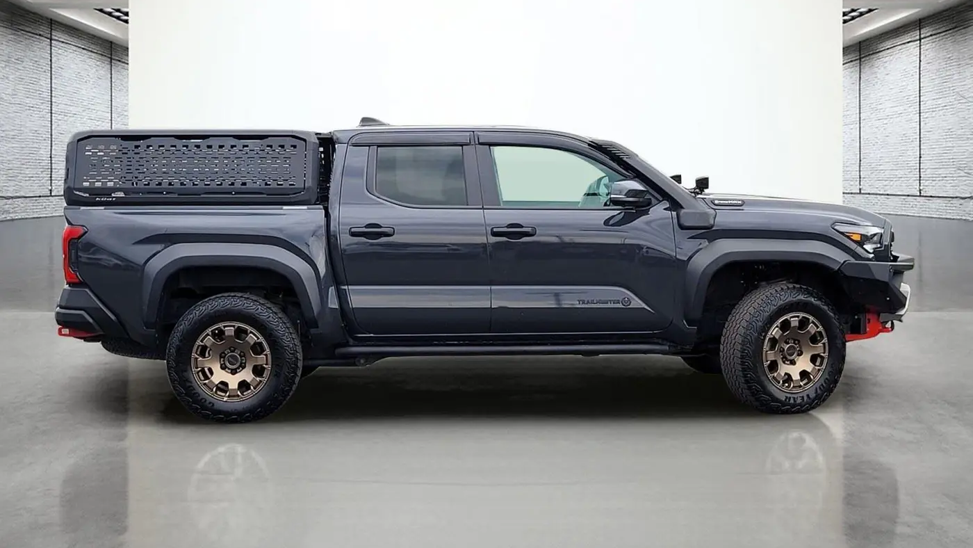 2024 Toyota Tacoma Trailhunter HV