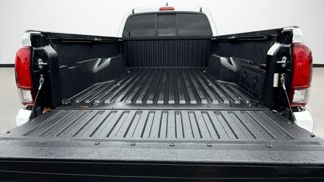 2022 Toyota Tacoma SR V6