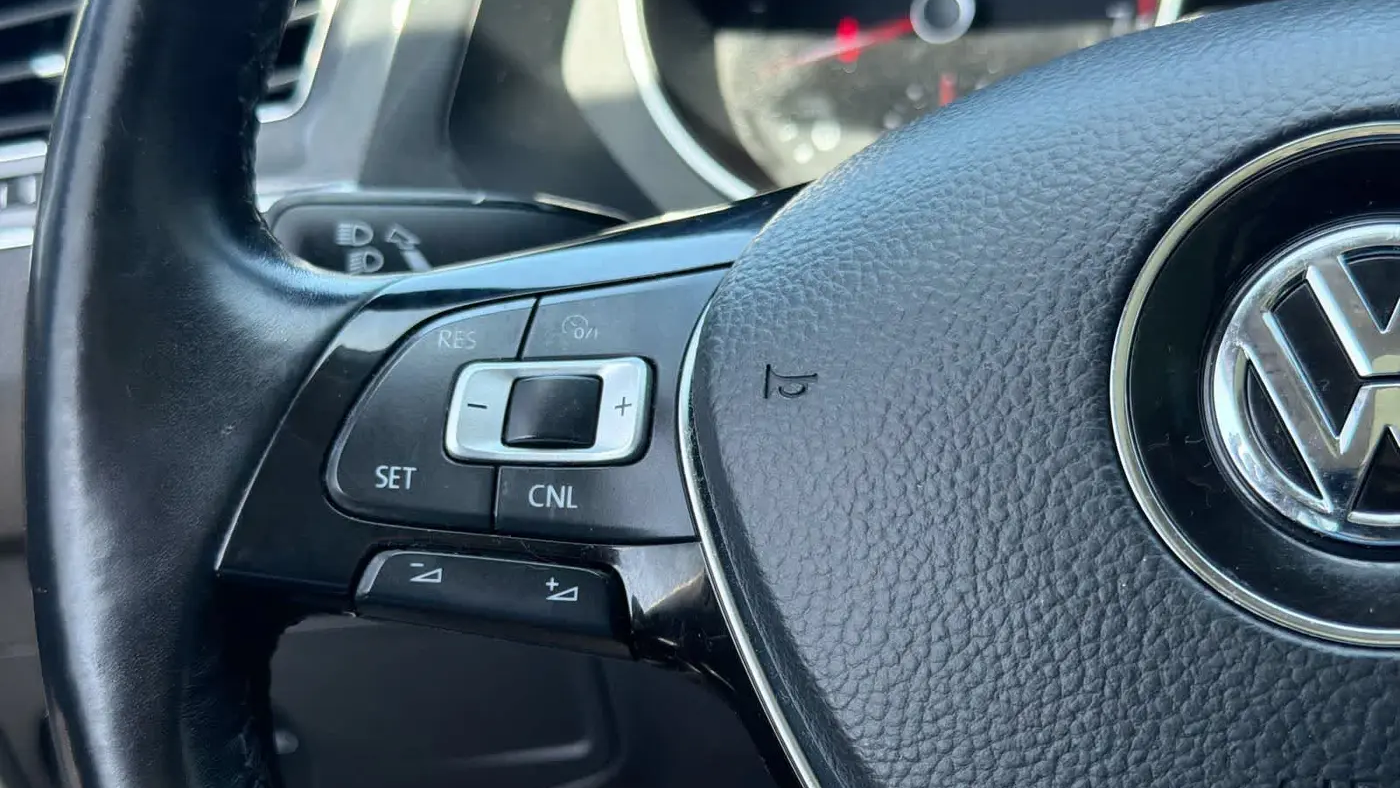 2018 Volkswagen Tiguan 2.0T SEL 4Motion