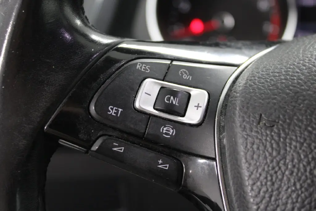 2019 Volkswagen Tiguan - $12,278