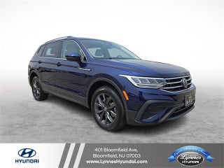2022 Volkswagen Tiguan with Atlantic Blue Metallic Exterior