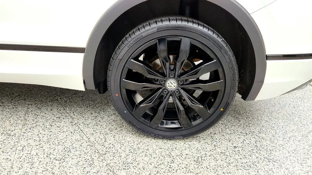 2021 Volkswagen Tiguan - $12,095