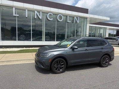 Photo of a 2022 Volkswagen Tiguan AWD SE 4motion 4DR SUV for sale