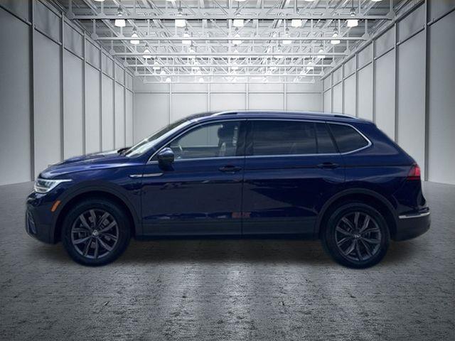 2022 Volkswagen Tiguan SE 4Motion — photo 1 of 12
