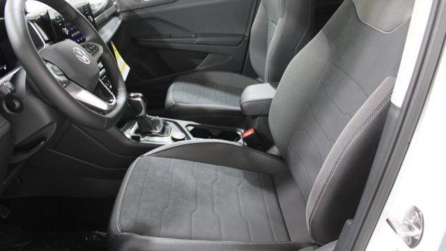 2026 Volkswagen Taos SE Black 4Motion