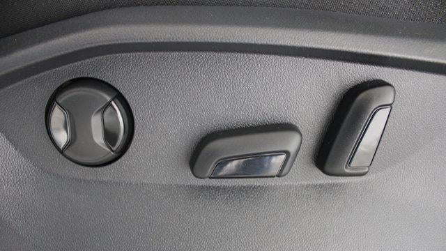2026 Volkswagen Taos SE Black 4Motion
