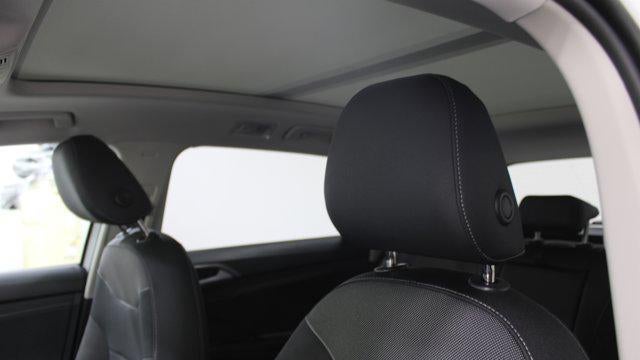 2026 Volkswagen Taos SE Black 4Motion