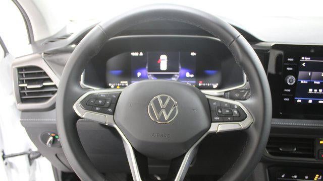 2026 Volkswagen Taos SE Black 4Motion