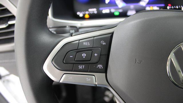 2026 Volkswagen Taos SE Black 4Motion