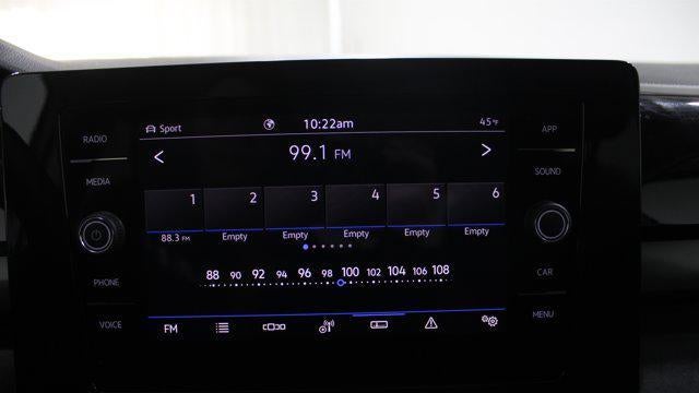 2026 Volkswagen Taos SE Black 4Motion