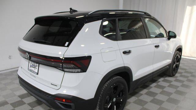2026 Volkswagen Taos SE Black 4Motion