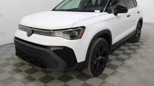 2026 Volkswagen Taos SE Black 4Motion