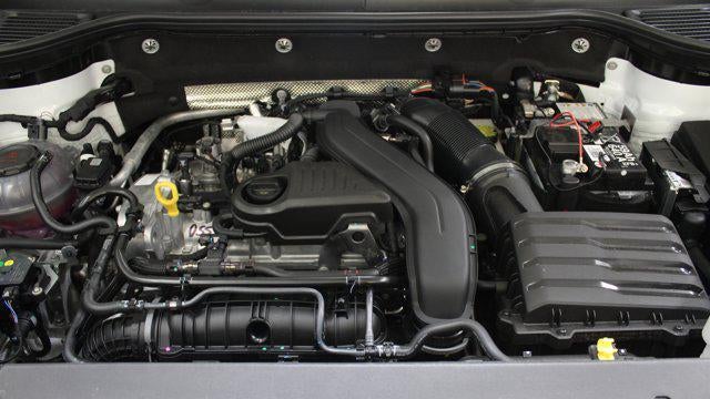 2026 Volkswagen Taos SE Black 4Motion