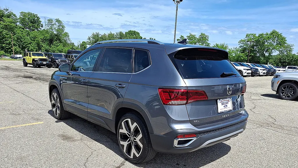 2022 Volkswagen Taos SEL 4Motion