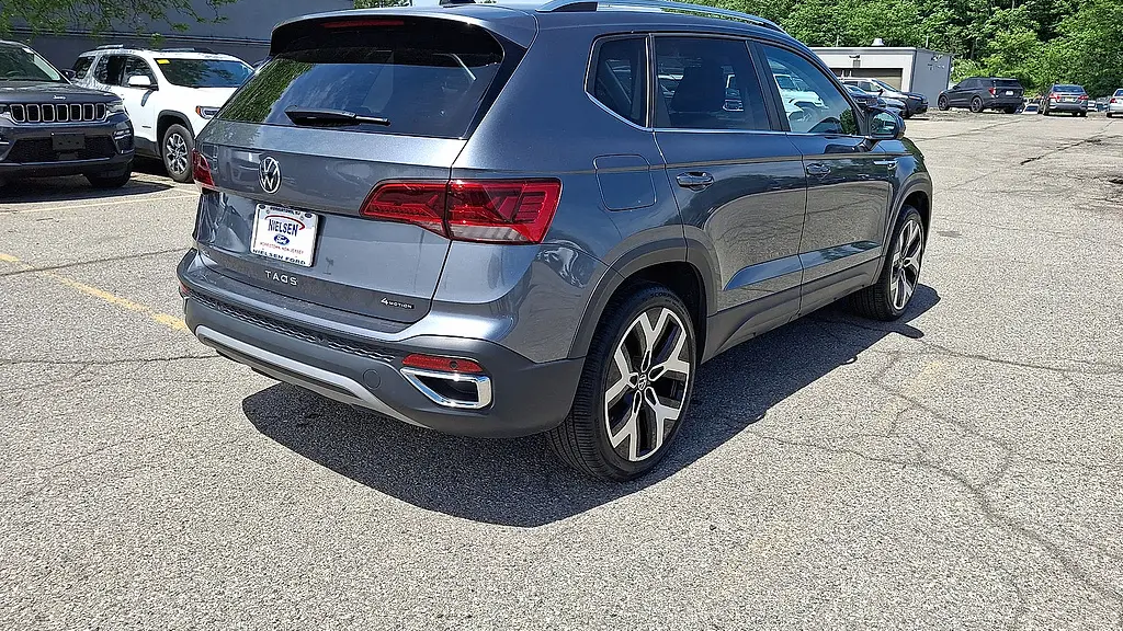 2022 Volkswagen Taos SEL 4Motion