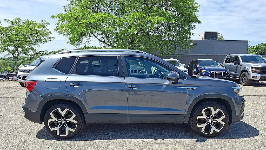 2022 Volkswagen Taos SEL 4Motion