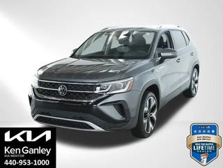 2022 Volkswagen Taos with Pure Gray Exterior