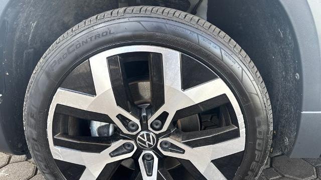 2022 Volkswagen Taos SEL 4Motion
