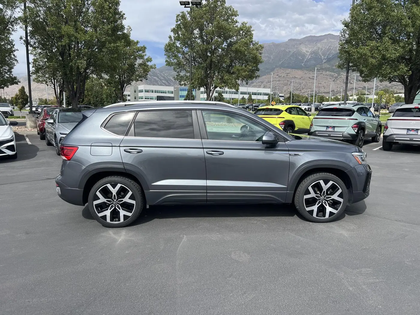 2023 Volkswagen Taos - $23,042