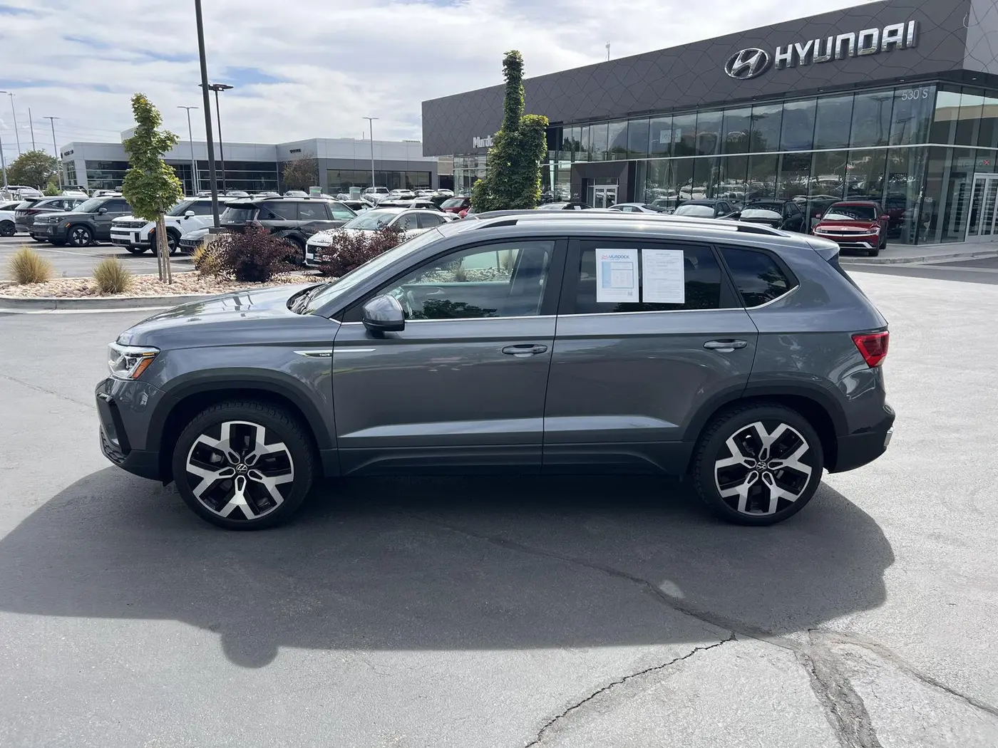 2023 Volkswagen Taos - $23,042