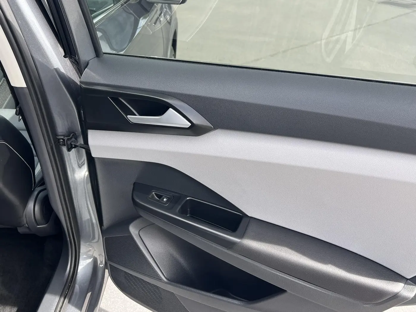 2023 Volkswagen Taos - $23,042