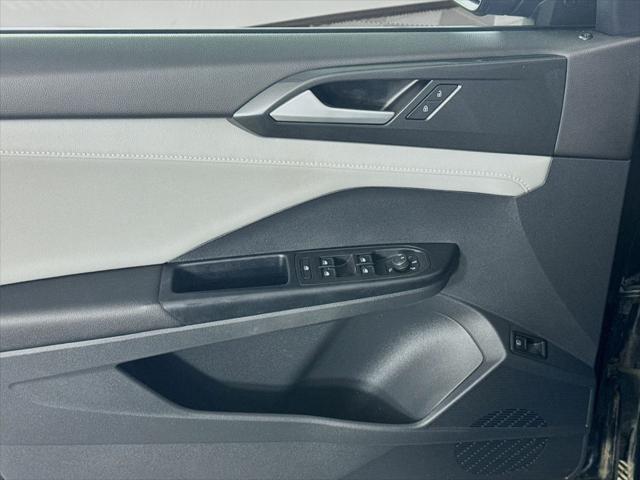 2023 Volkswagen Taos - $22,477