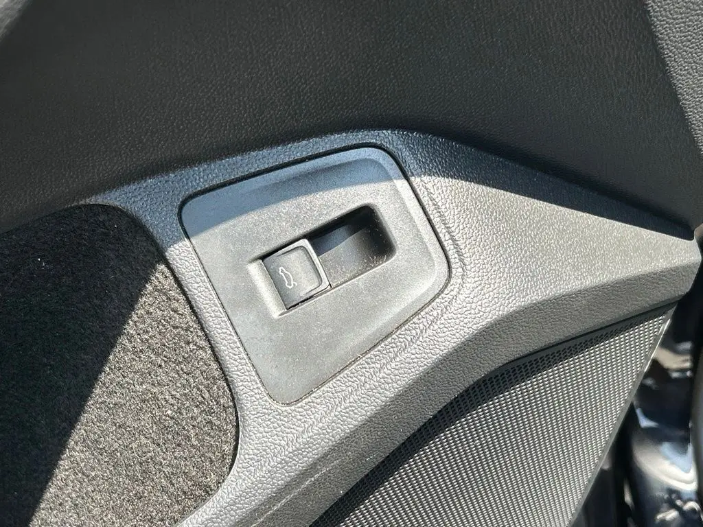 2022 Volkswagen Tiguan - $18,735