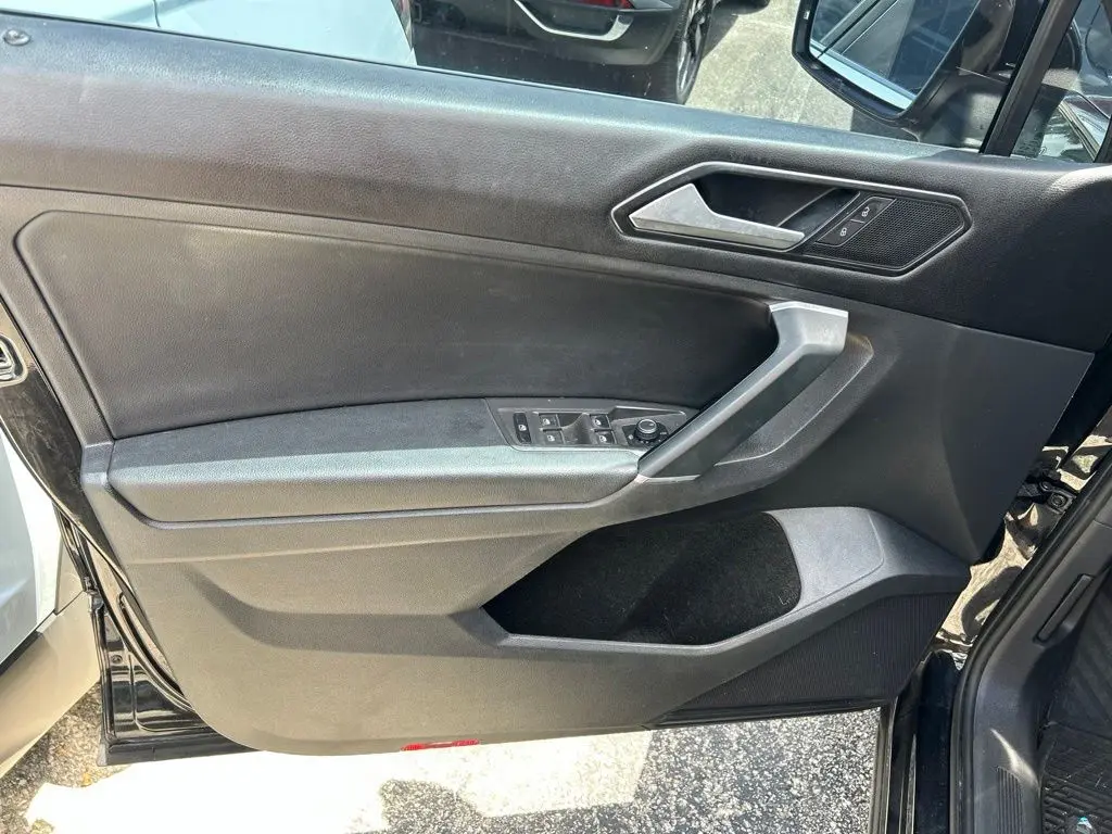 2018 Volkswagen Tiguan - $10,935