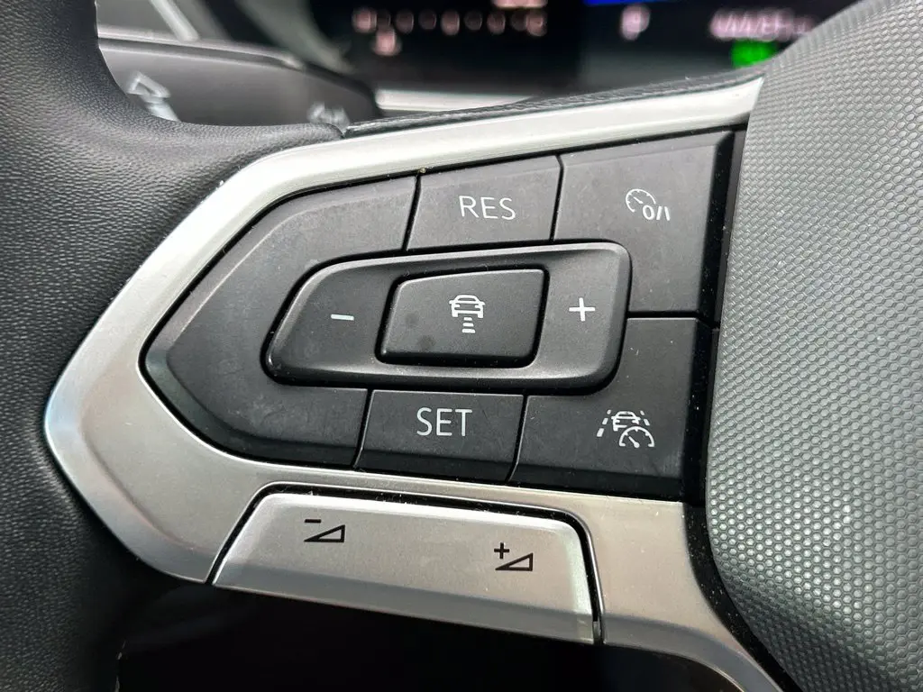2022 Volkswagen Tiguan - $14,397