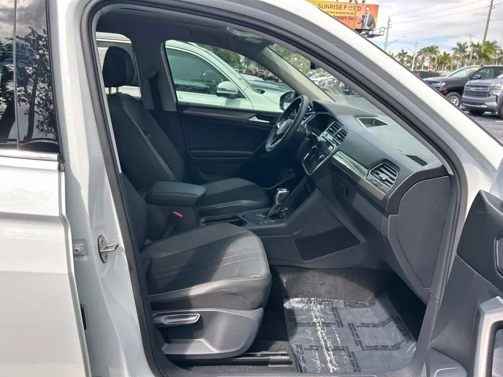 2022 Volkswagen Tiguan - $14,397