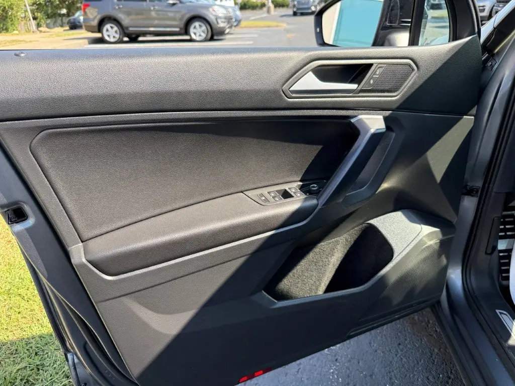 2021 Volkswagen Tiguan - $19,496