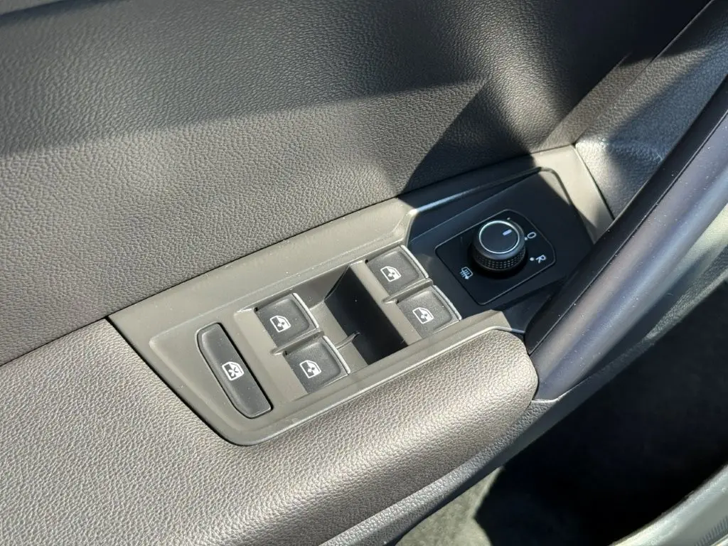2021 Volkswagen Tiguan - $19,496