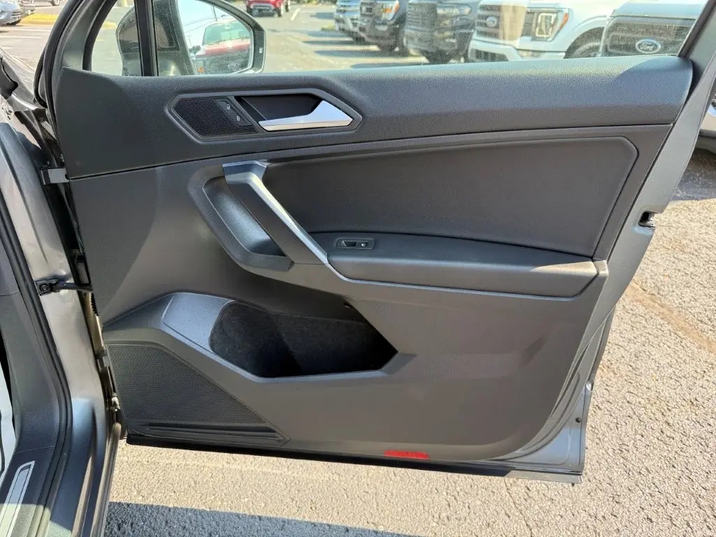 2021 Volkswagen Tiguan - $19,496