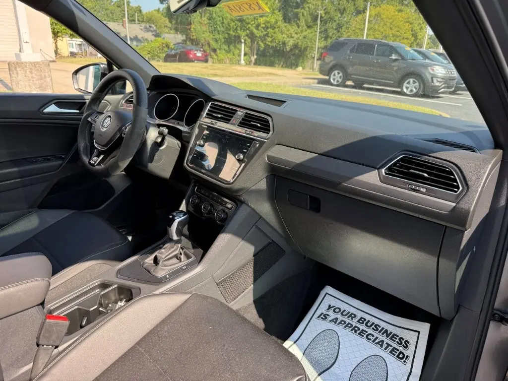 2021 Volkswagen Tiguan - $19,496