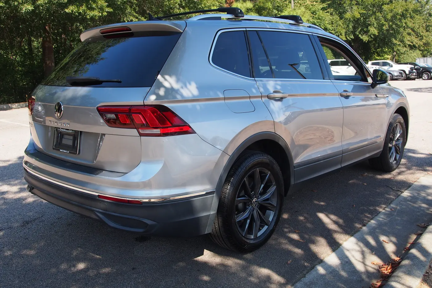 2022 Volkswagen Tiguan - $19,484